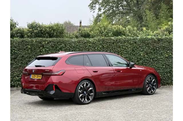 BMW i5 (2025) thumbnail 3