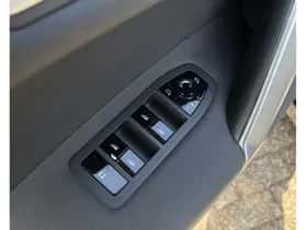 BMW iX (2025) thumbnail 14