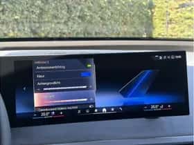 BMW iX (2025) thumbnail 26