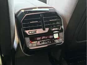 BMW iX (2025) thumbnail 35