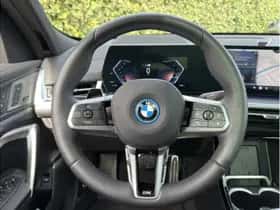 BMW iX2 (2025) thumbnail 16