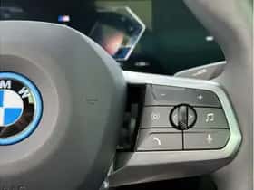BMW iX2 (2025) thumbnail 18
