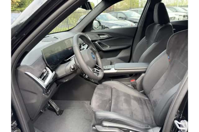 BMW iX1 (2026) thumbnail 6