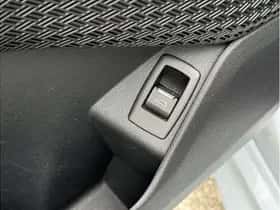 BMW iX2 (2024) thumbnail 11