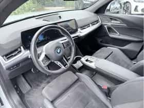 BMW iX2 (2024) thumbnail 13