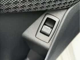 BMW iX2 (2024) thumbnail 11