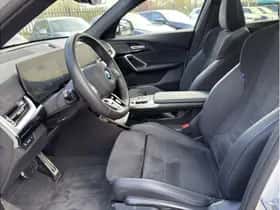 BMW iX2 (2024) thumbnail 12