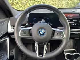 BMW iX2 (2024) thumbnail 15