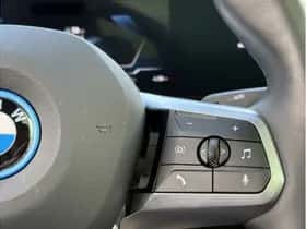 BMW iX2 (2024) thumbnail 17