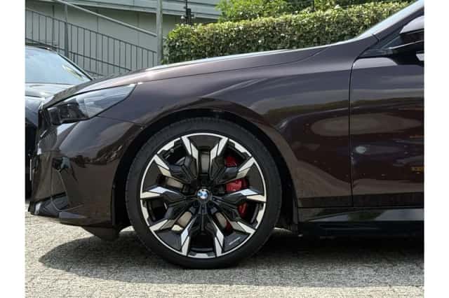 BMW i5 (2026) thumbnail 3