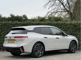 BMW iX (2026) thumbnail 2