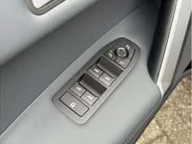 BMW iX (2026) thumbnail 6