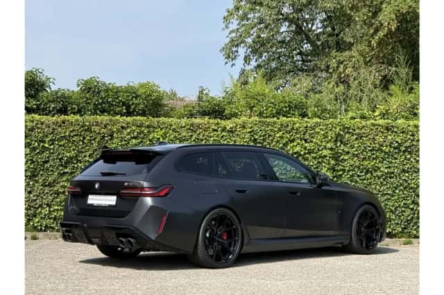 BMW M5 (2024) thumbnail 3