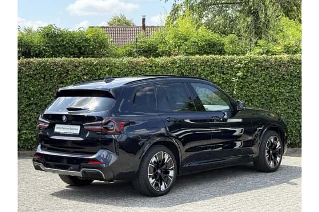 BMW iX3 (2025) thumbnail 3