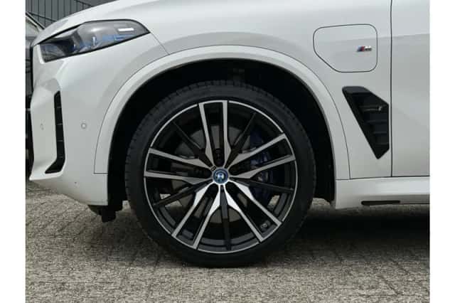 BMW X5 (2023) thumbnail 5