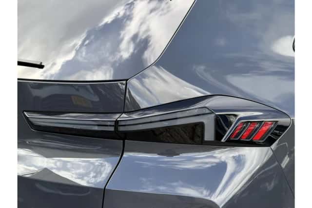 BMW XM (2025) thumbnail 6
