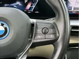 BMW iX1 (2023) thumbnail 17