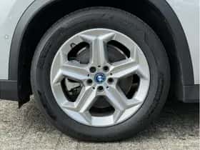BMW iX1 (2023) thumbnail 8