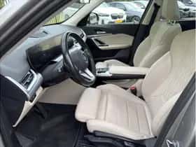 BMW iX1 (2023) thumbnail 10