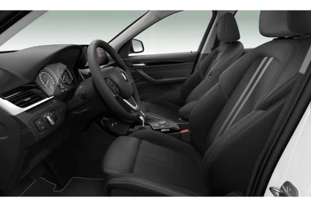 BMW X1 (2022) thumbnail 3