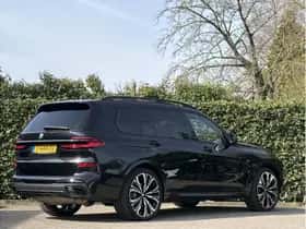 BMW X7 (2023) thumbnail 2
