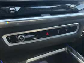 BMW X7 (2023) thumbnail 32