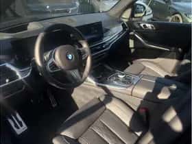 BMW X7 (2023) thumbnail 8