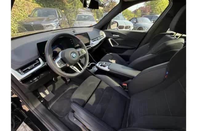 BMW iX1 (2025) thumbnail 6