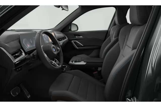 BMW X1 (2024) thumbnail 2