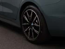 BMW i4 (2025) thumbnail 4