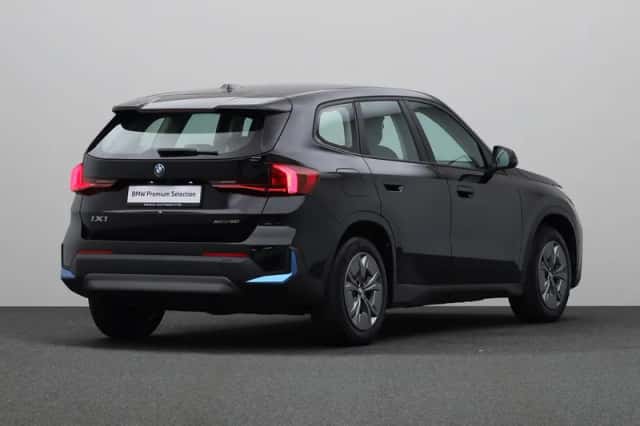 BMW iX1 (2023) thumbnail 2