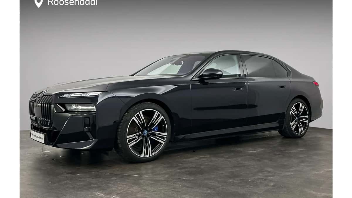BMW i7 (2023) — foto 1