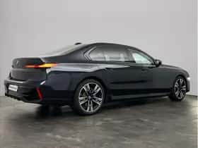 BMW i7 (2023) thumbnail 2