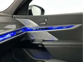 BMW i7 (2023) thumbnail 25