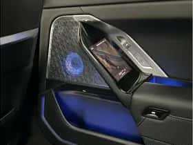BMW i7 (2023) thumbnail 36