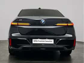 BMW i7 (2023) thumbnail 5