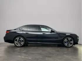 BMW i7 (2023) thumbnail 7