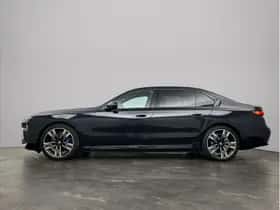 BMW i7 (2023) thumbnail 8