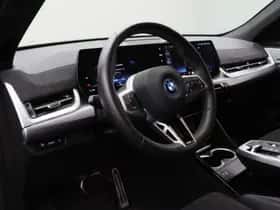 BMW iX2 (2024) thumbnail 16