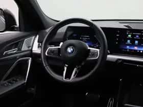 BMW iX2 (2024) thumbnail 23