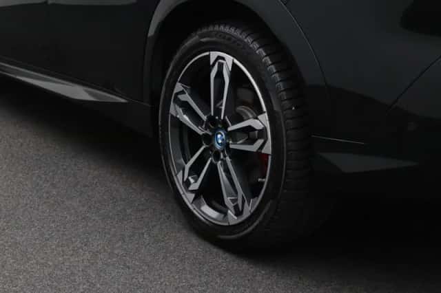 BMW iX2 (2024) thumbnail 5