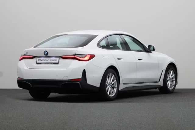 BMW i4 (2022) thumbnail 2