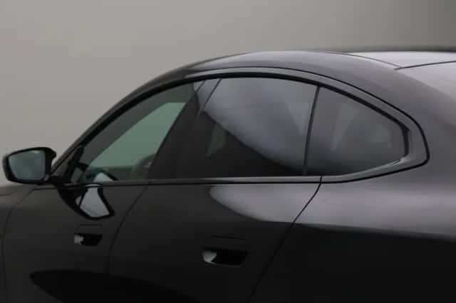 BMW i4 (2022) thumbnail 3