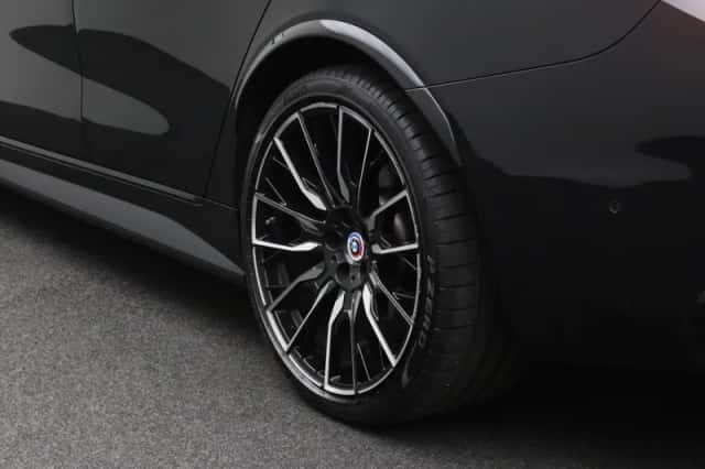 BMW i4 (2022) thumbnail 4