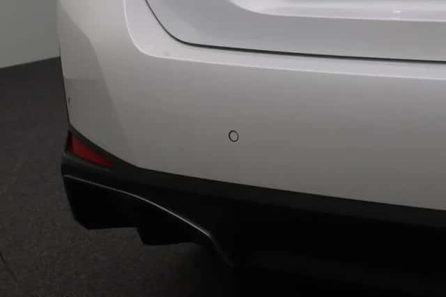 BMW i4 (2023) thumbnail 6