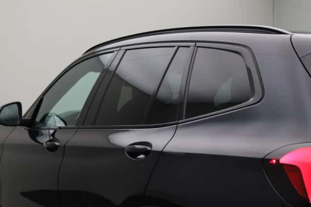 BMW iX3 (2022) thumbnail 3