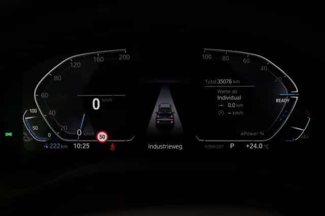 BMW iX3 (2022) thumbnail 4