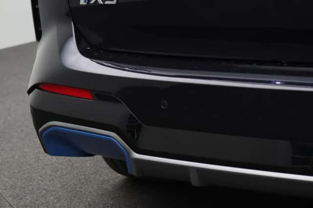 BMW iX3 (2022) thumbnail 6