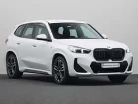 BMW iX1 (2023) thumbnail 11