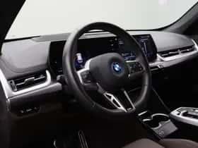 BMW iX1 (2023) thumbnail 16